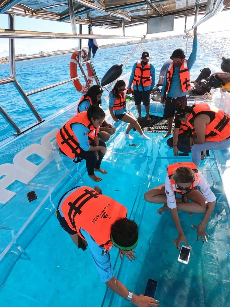 Photo Gallery COZUMEL BOTE CRISTALINO ( Ferry Included )